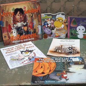Bundle of 6 Halloween books.